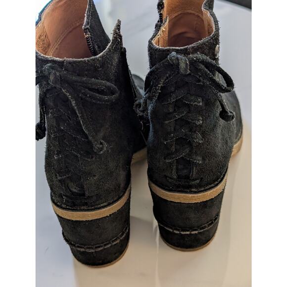 Ugg Australia Corinne Black Suede Back Stitch Heeled Ankle Boot Bootie Sz 8.5 - Picture 6 of 8